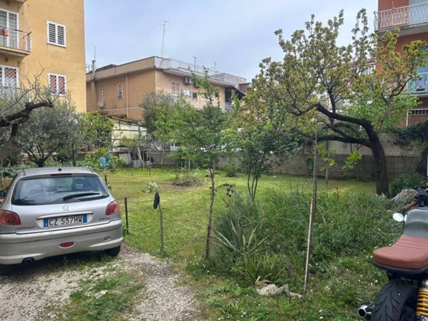 terreno agricolo in vendita a Roma in zona Tor Vergata/Torrenova