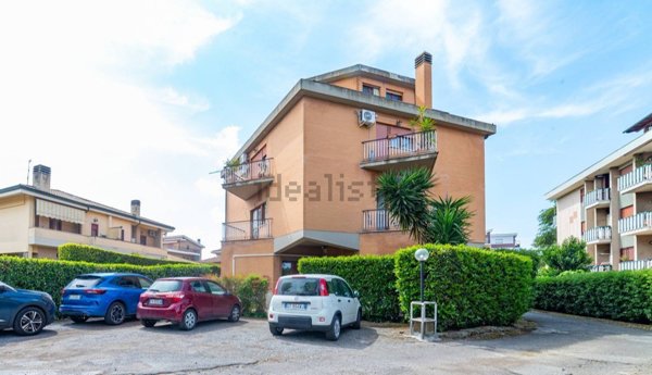 appartamento in vendita a Roma in zona Casal Morena