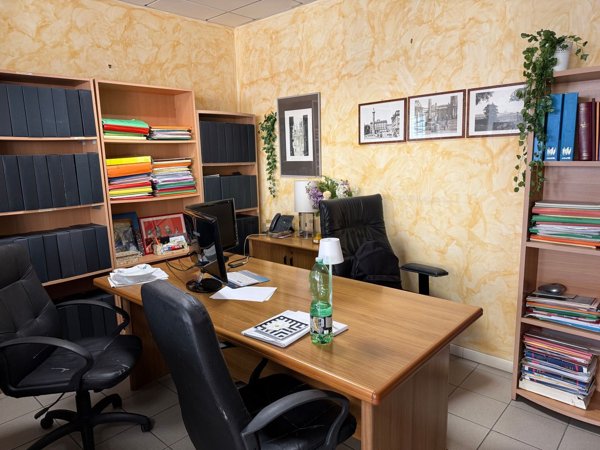 locale commerciale in vendita a Roma