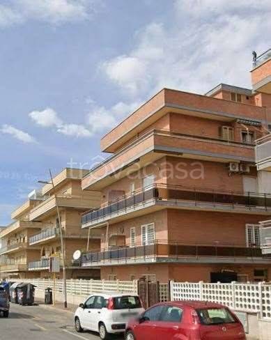 appartamento in vendita a Roma in zona Ostia