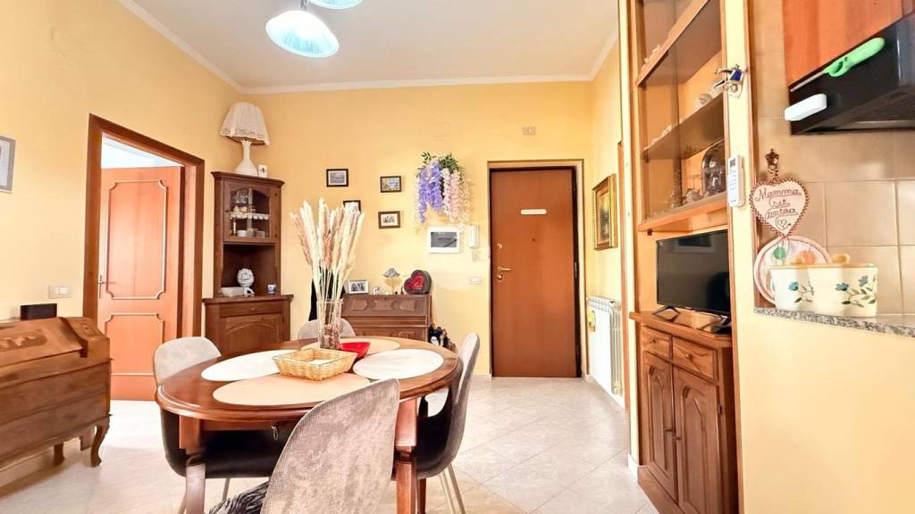 appartamento in vendita a Roma in zona Tuscolano