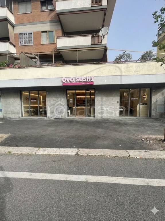 negozio in vendita a Roma in zona Primavalle