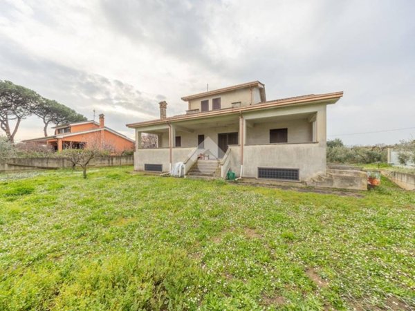 casa indipendente in vendita a Roma in zona Trigoria