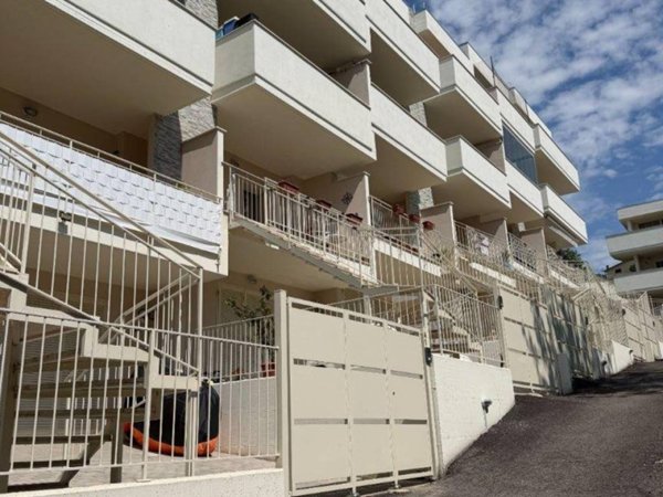 appartamento in vendita a Roma in zona Valle Muricana