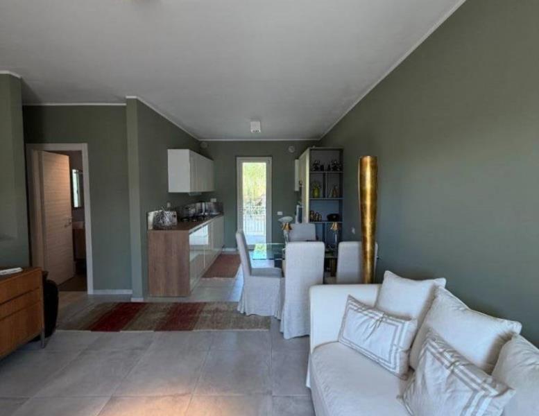 appartamento in vendita a Roma in zona Valle Muricana