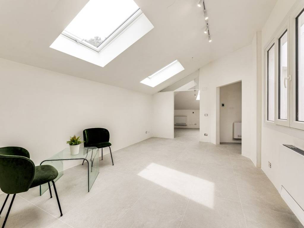 appartamento in vendita a Roma in zona EUR