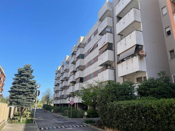 appartamento in vendita a Roma in zona Ostia