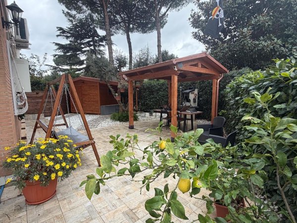 appartamento in vendita a Roma in zona Casal Morena