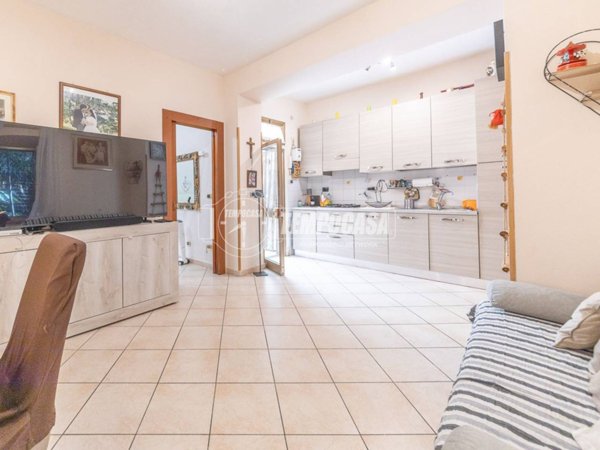 appartamento in vendita a Roma in zona Tuscolano