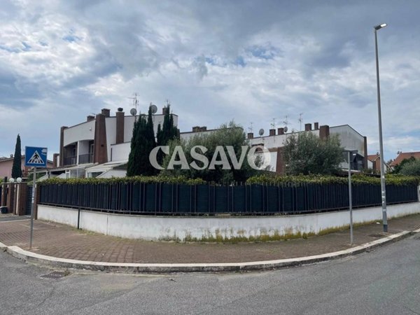 casa indipendente in vendita a Roma in zona Infernetto