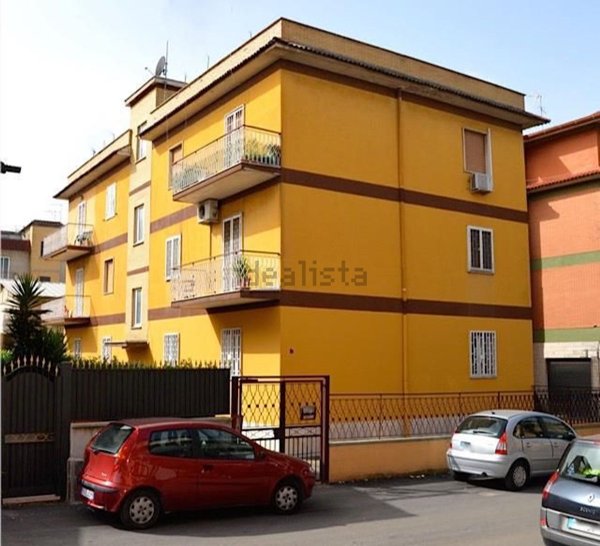 appartamento in vendita a Roma in zona Tor Bella Monaca