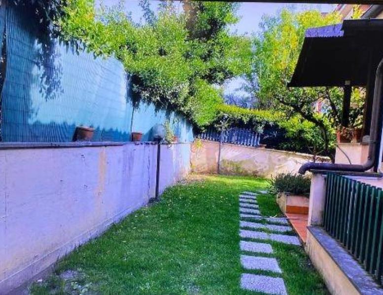 casa indipendente in vendita a Roma in zona Acilia