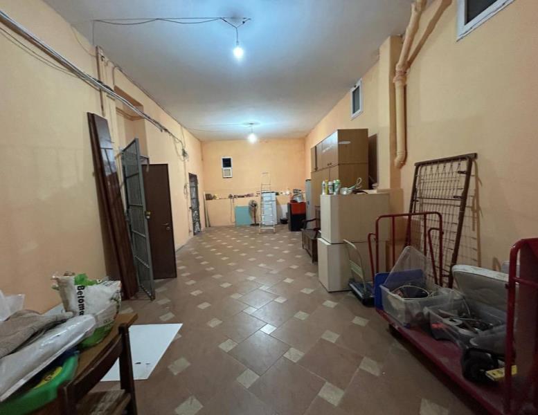 locale commerciale in vendita a Roma