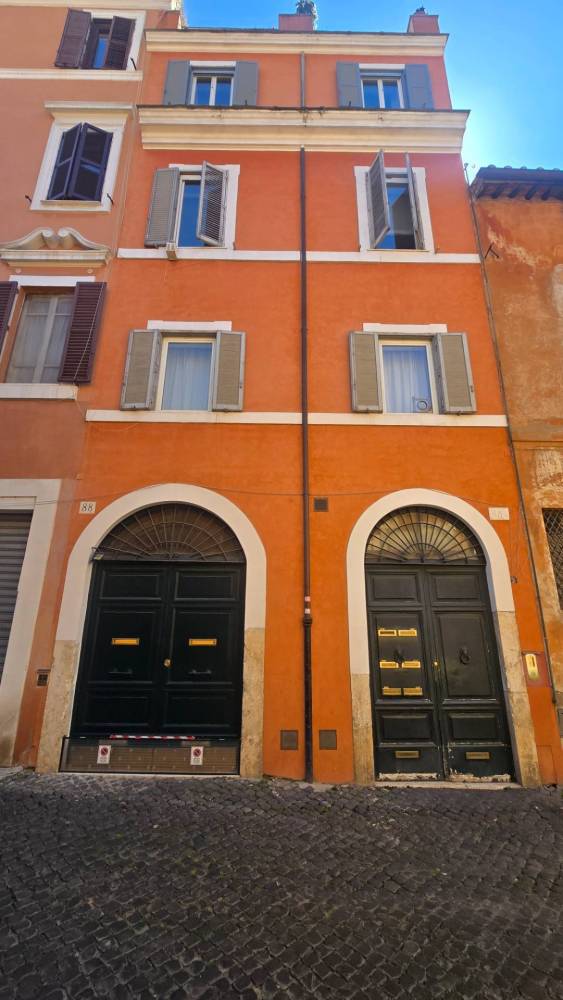 appartamento in vendita a Roma in zona Rione Monti/Campitelli