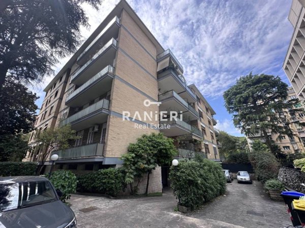 appartamento in vendita a Roma in zona EUR