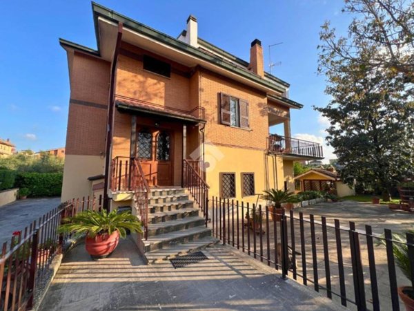 appartamento in vendita a Roma in zona Borghesiana