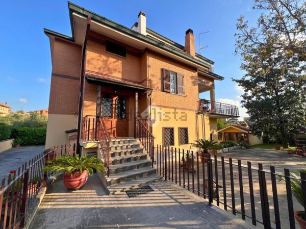 appartamento in vendita a Roma in zona Borghesiana