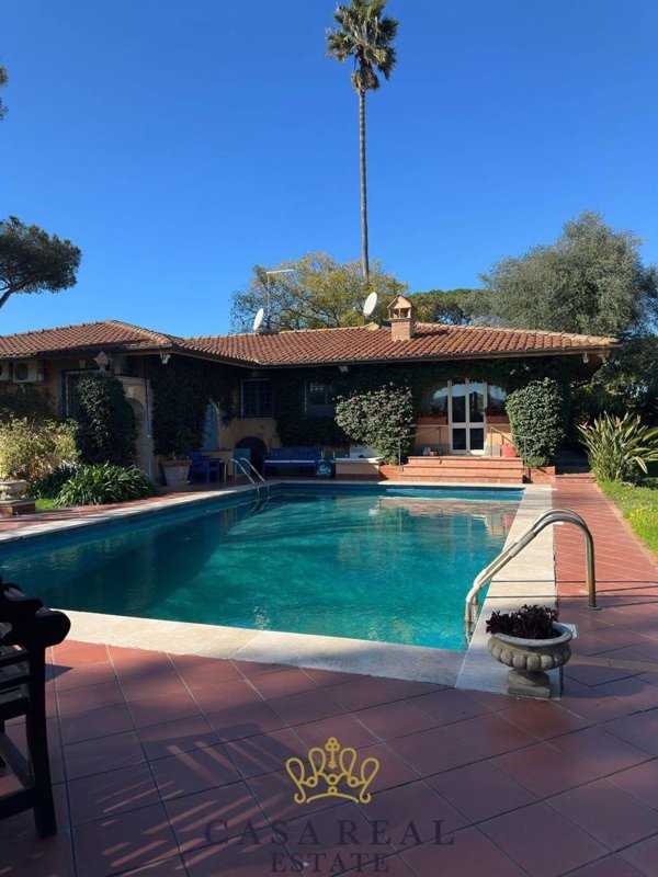 casa indipendente in vendita a Roma in zona Infernetto