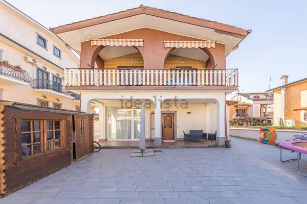 appartamento in vendita a Roma in zona Borghesiana