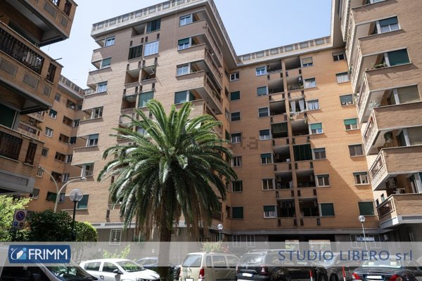 appartamento in vendita a Roma in zona Ostiense