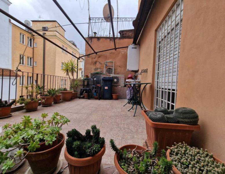 appartamento in vendita a Roma in zona Castro Pretorio