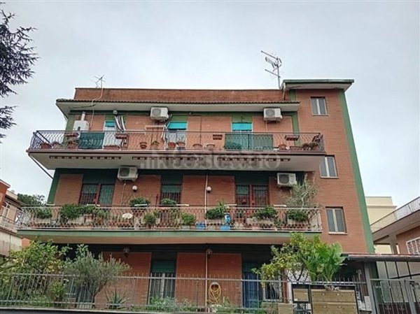 appartamento in vendita a Roma in zona Giuliano Dalmata