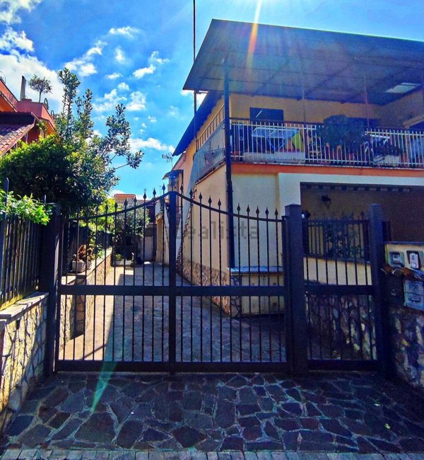 appartamento in vendita a Roma in zona Torre Maura