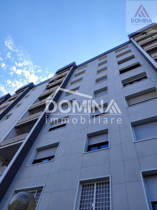 appartamento in vendita a Roma in zona Ostiense