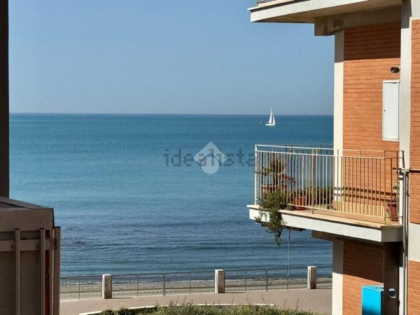 appartamento in vendita a Roma in zona Ostia