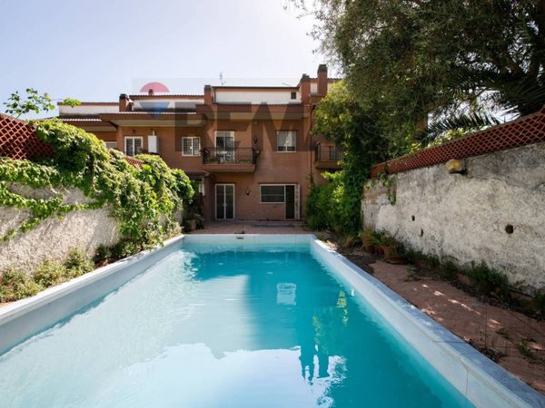 casa indipendente in vendita a Roma in zona Tre Pini - Poggio dei Fiori