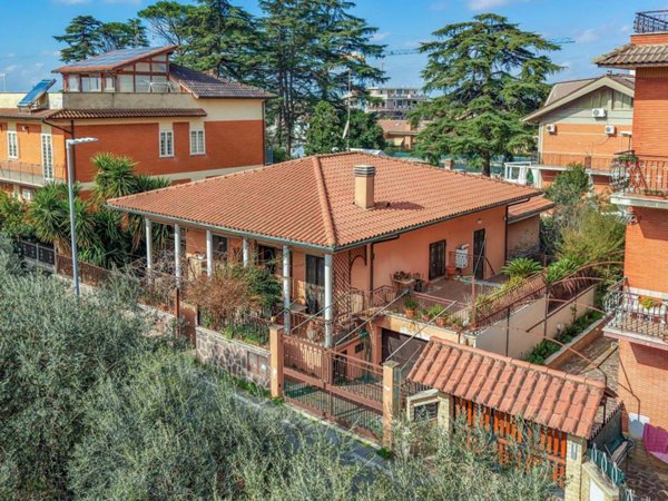 casa indipendente in vendita a Roma in zona Borghesiana
