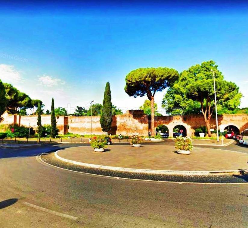 appartamento in vendita a Roma in zona Appio Latino