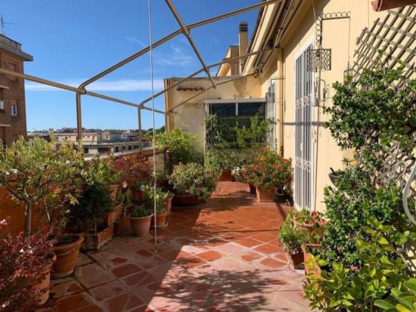 appartamento in vendita a Roma in zona Nomentano