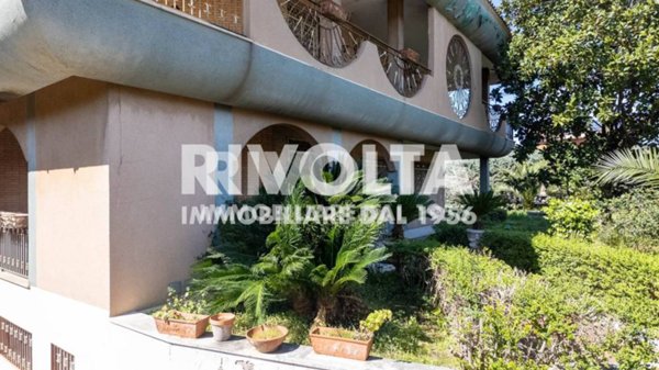casa indipendente in vendita a Roma in zona Casal Morena
