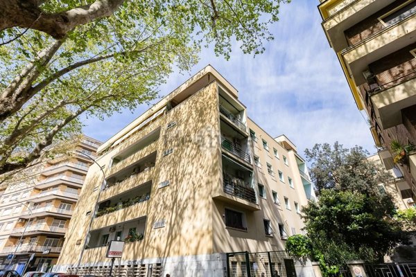 appartamento in vendita a Roma in zona Appio Latino