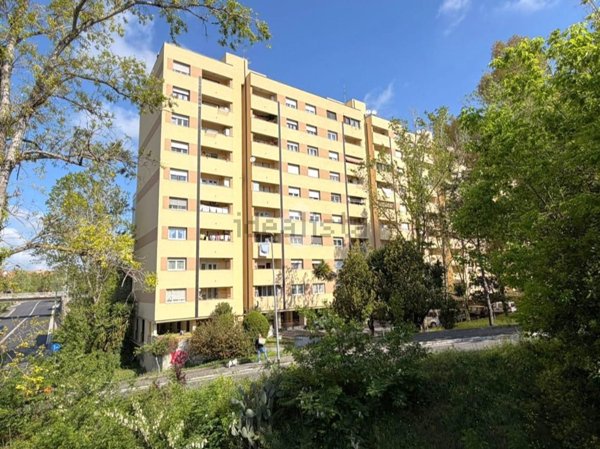 appartamento in vendita a Roma in zona Tor de' Cenci