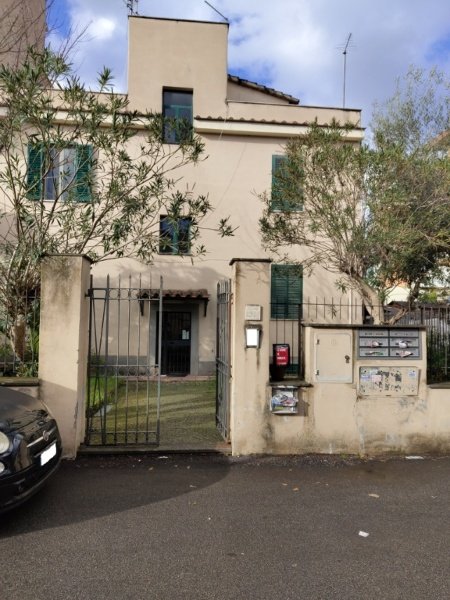 appartamento in vendita a Roma in zona Prenestino-Centocelle