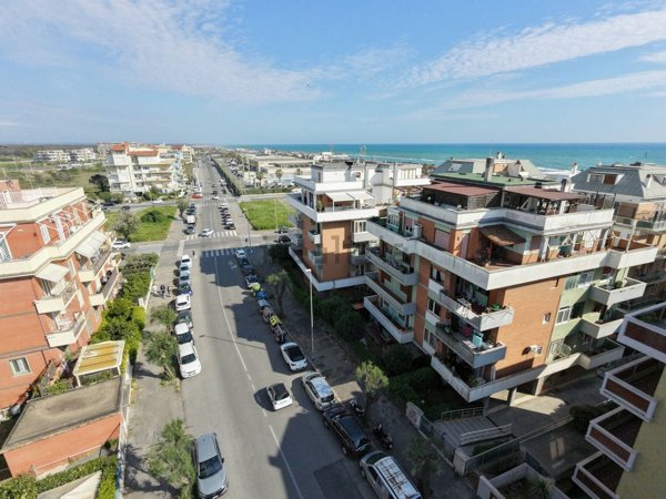 appartamento in vendita a Roma in zona Ostia