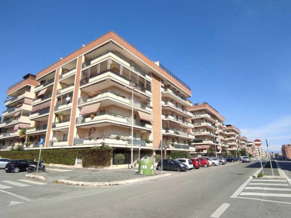 appartamento in vendita a Roma in zona Ponte di Nona