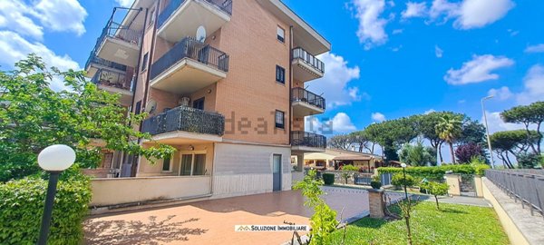 appartamento in vendita a Roma in zona Osteria del Curato