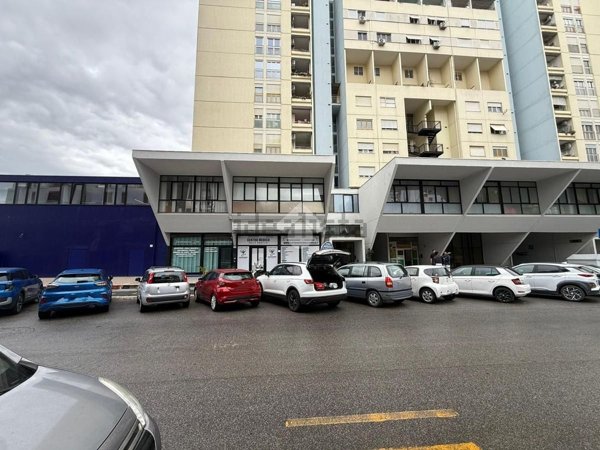 ufficio in vendita a Roma in zona Aurelio