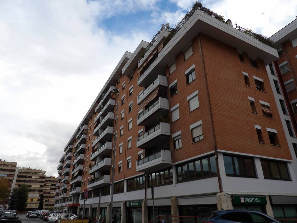 appartamento in vendita a Roma in zona Ardeatino