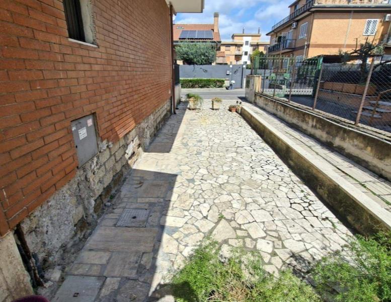appartamento in vendita a Roma in zona Borghesiana