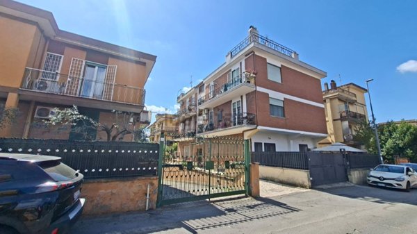 appartamento in vendita a Roma in zona Finocchio