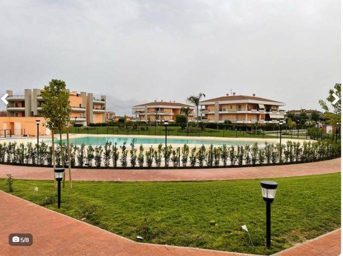 appartamento in vendita a Roma in zona Pantan Monastero