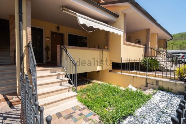 appartamento in vendita a Roma in zona Casalotti