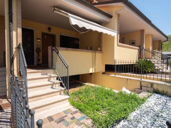 appartamento in vendita a Roma in zona Casalotti