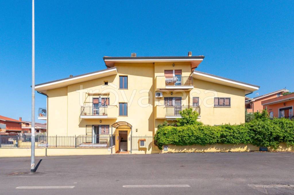 appartamento in vendita a Roma in zona Finocchio