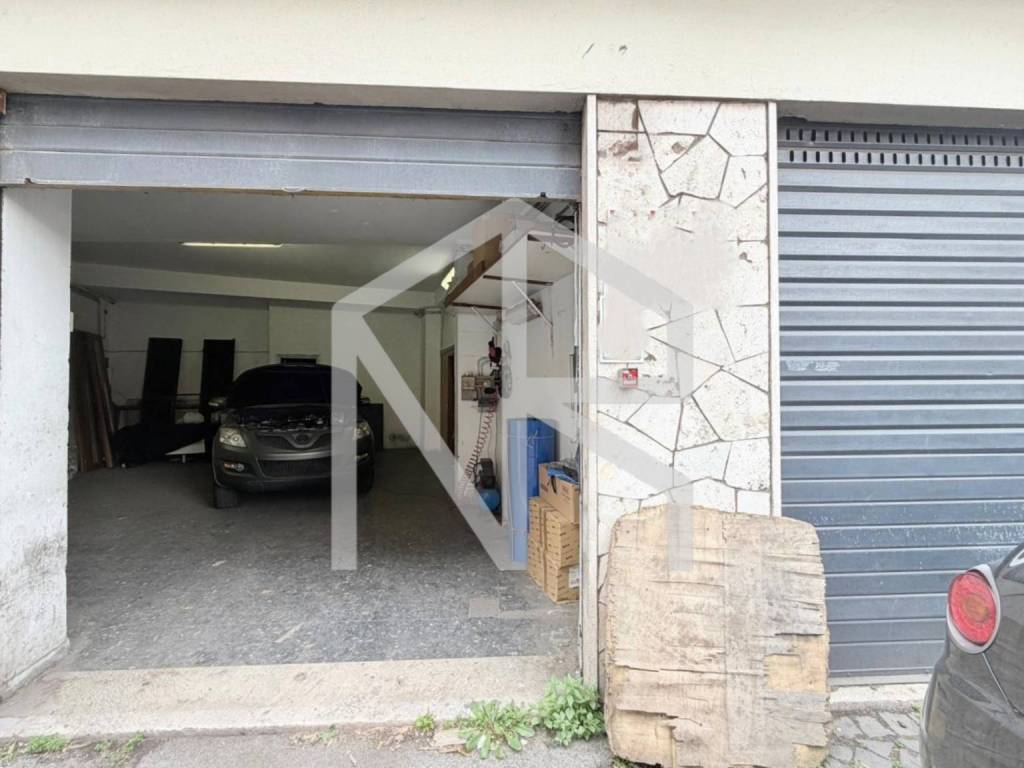 negozio in vendita a Roma in zona Alessandrino