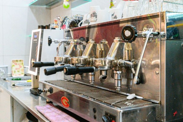 negozio in vendita a Roma in zona Cinquina